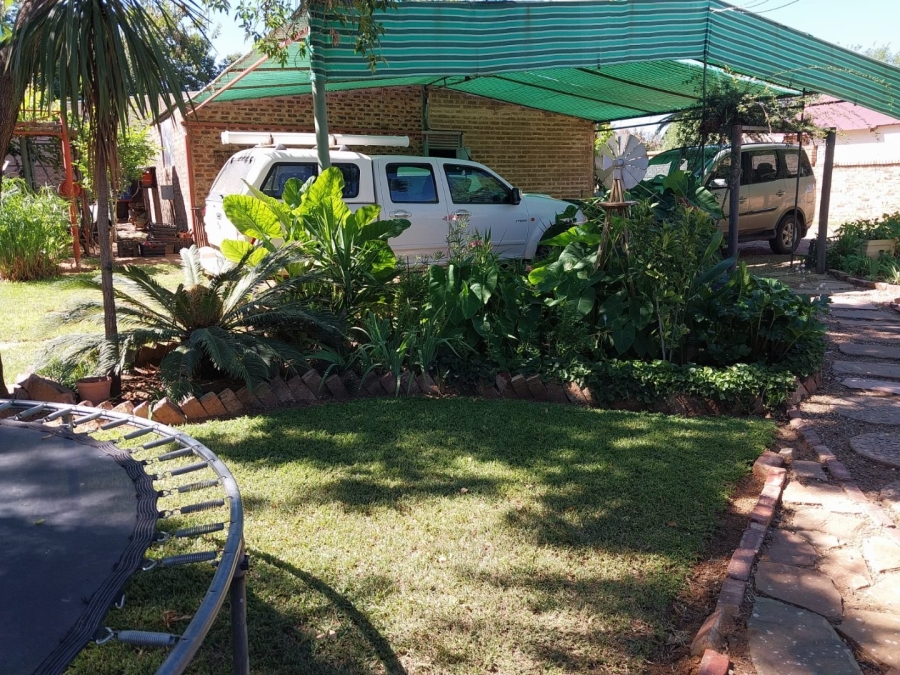 6 Bedroom Property for Sale in Schweizer Reneke North West